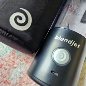 Blendjet 2 w/ insulated case
